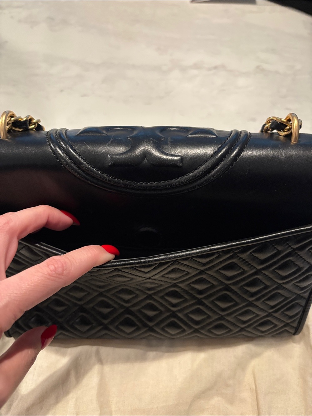 Tory Burch Black Quilted Leather Chain Strap Shoulder Bag with Gold Hardware - Picture 3 of 4
